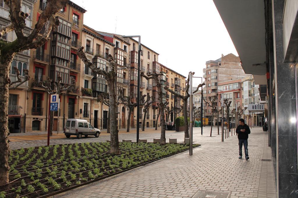 Hotel Los Bracos Logrono Exterior photo